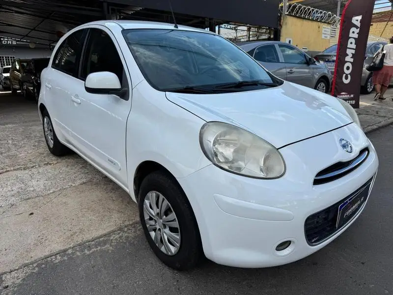 Nissan March 1.0 16V (Flex)