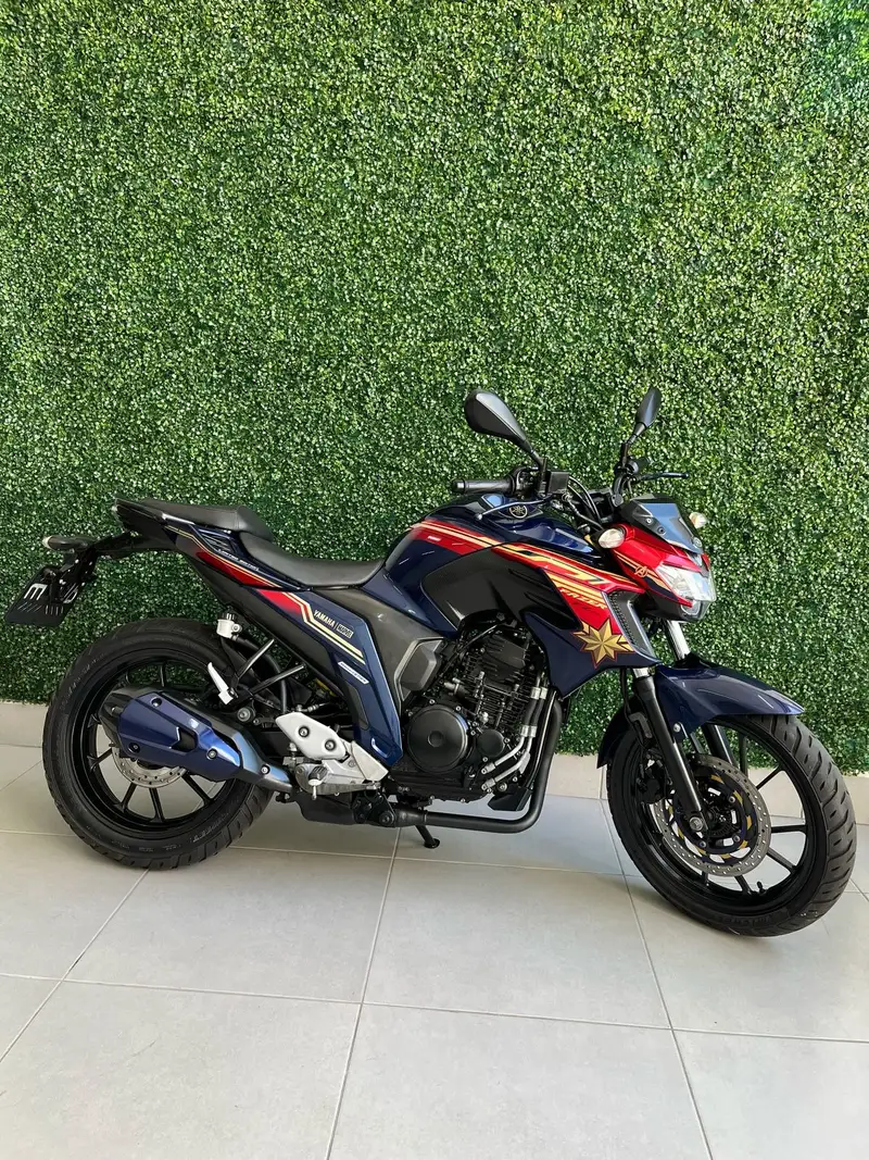 Yamaha Fazer FZ25 CAPITÃ MARVEL FLEX