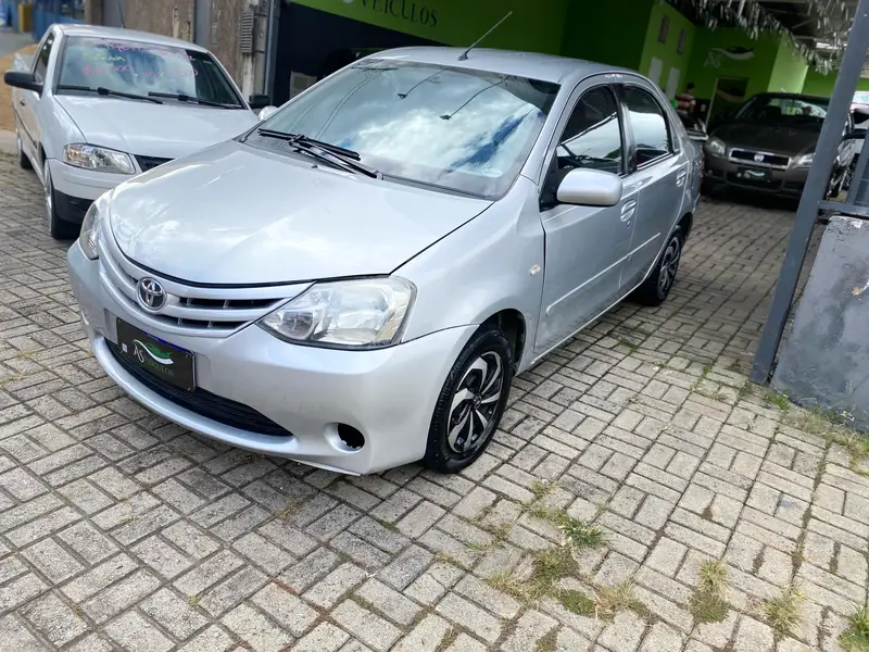Toyota Etios Sedan XS 1.5 (Flex)