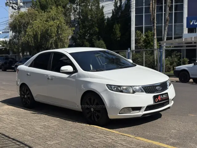 Carro Kia Cerato 2013 1.6 16V (Aut)