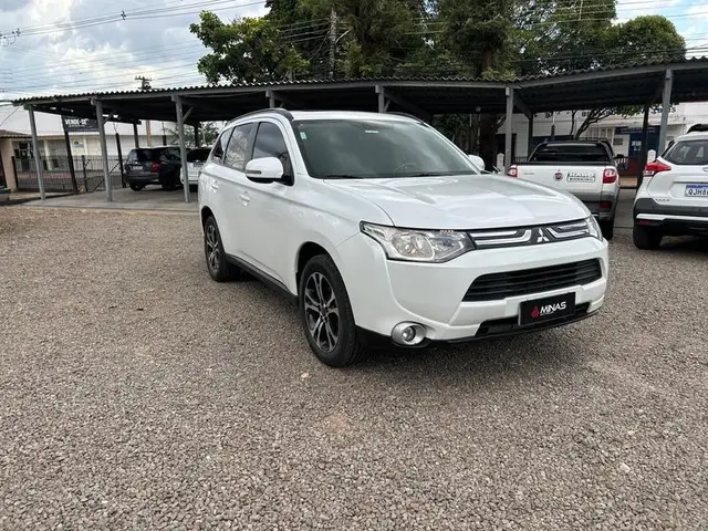 Carro Mitsubishi Outlander 2015 2.0 16V CVT