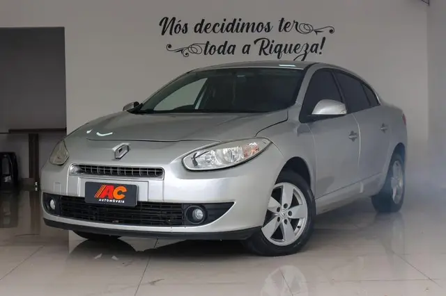 Carro Renault Fluence 2014 2.0 16V Dynamique (Flex)