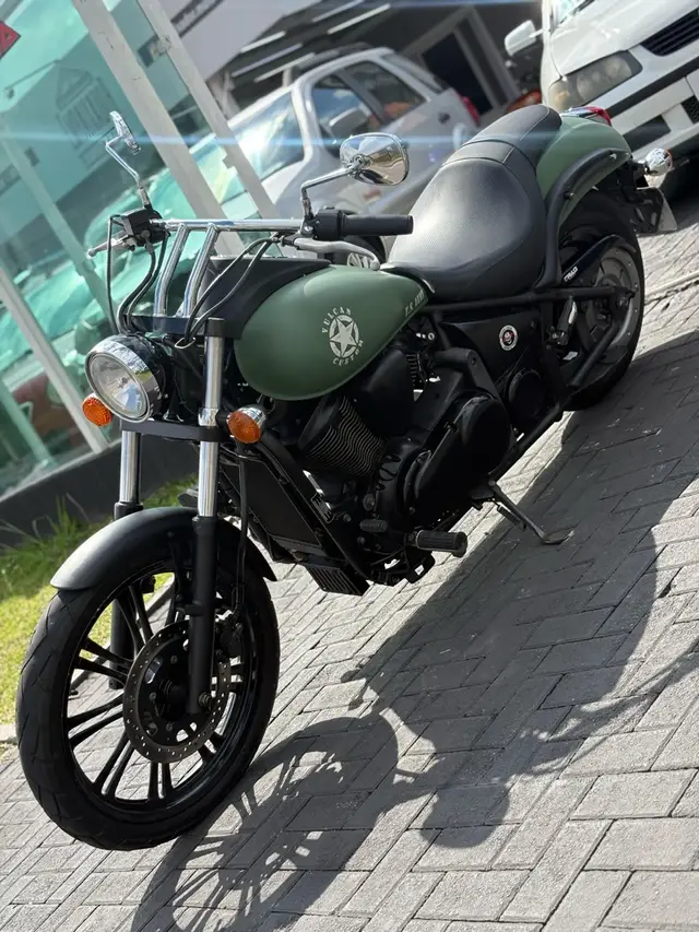 Carro Kawasaki Vulcan 2015 900 Custom