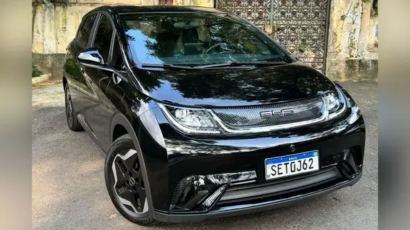Falar bem de carros elétricos para apaixonados por carros é difícil, mas leia com atenção