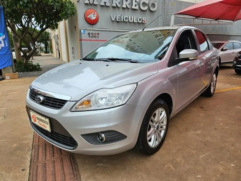 Ford Focus Sedan GLX 2.0 16V (Flex)