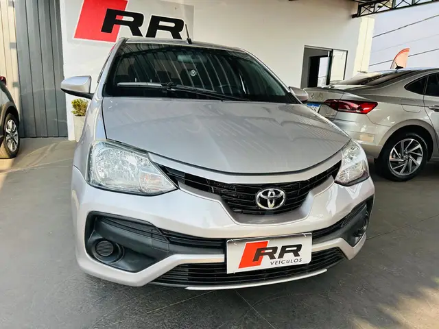Carro Toyota Etios Sedan 2018 XS 1.5 (Flex)