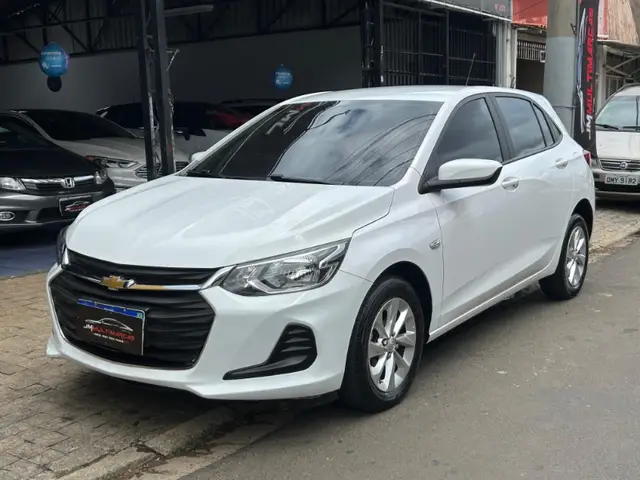 Carro Chevrolet Onix 2023 LT 1.0