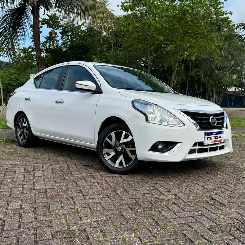 Nissan Versa 1.6 16V SL FlexStart (Flex)