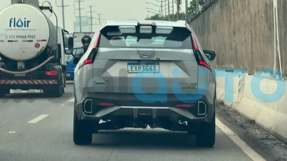 SUV tem porte médio e motor híbrido desenvolvido pela Toyota