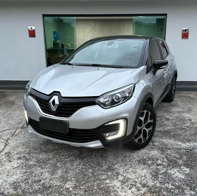Carro Renault Captur 2018 Intense 1.6 16v SCe CVT (Flex)