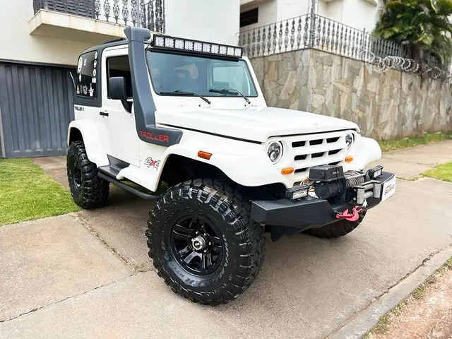 Carro Troller T4 2008 4x4 3.0 (teto rígido)