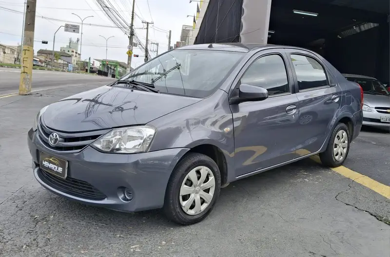 Toyota Etios Sedan XS 1.5 (Flex)