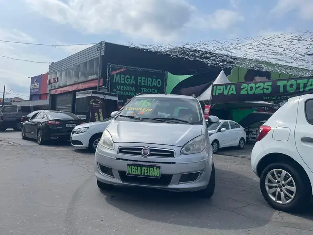 Carro Fiat Idea 2015 Attractive 1.4 8V (Flex)