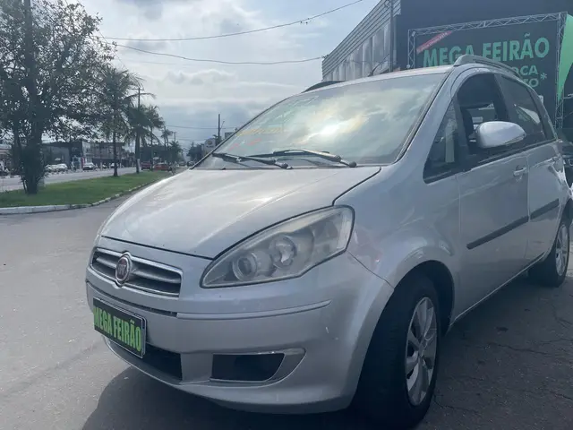 Carro Fiat Idea 2015 Attractive 1.4 8V (Flex)