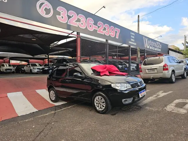 Fiat Palio Attractive 1.0 8V (Flex)