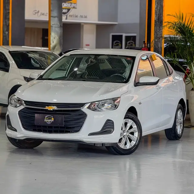 Carro Chevrolet Onix Plus 2023 LT 1.0