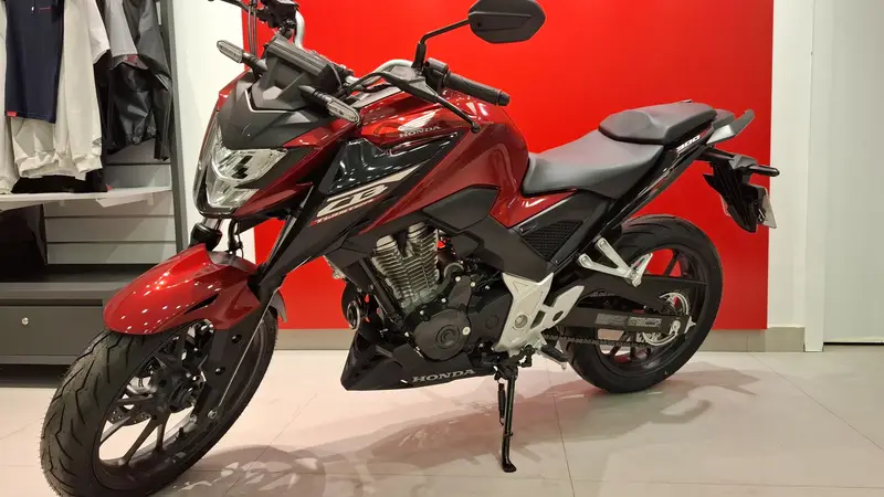 Honda CB 300F Twister (CBS)