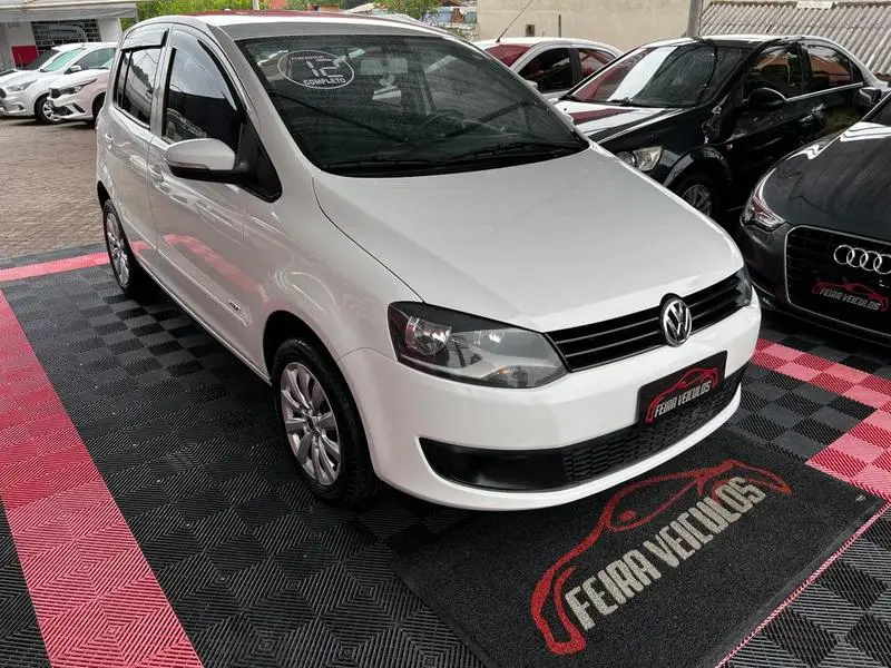 Volkswagen Fox 1.6 VHT I-Motion (Flex)