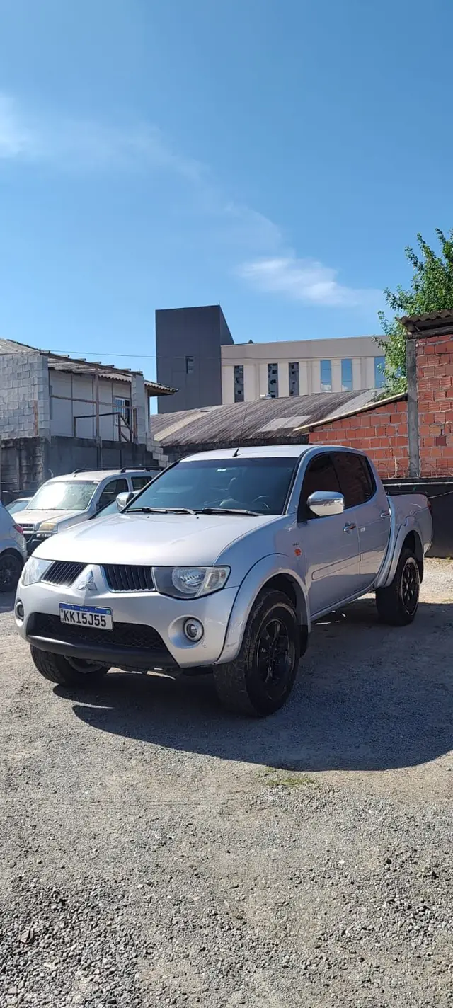 Carro Mitsubishi L200 2010 L 200 Savana 4x4 2.5 (cab. dupla)