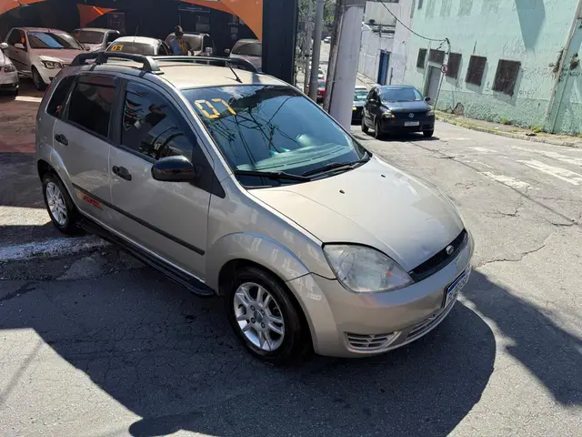 Carro Ford Fiesta Hatch 2007 Personnalité 1.0 8V