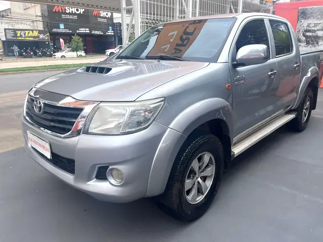 Carro Toyota Hilux Cabine Dupla 2015 Hilux 3.0 TDI 4x4 CD STD