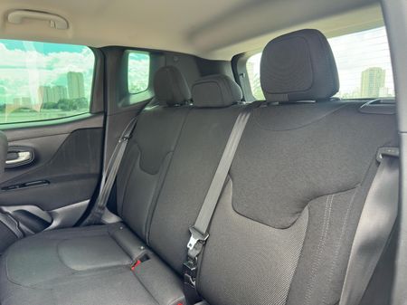 Renegade Sport 1.8 4x2 (Aut) (Flex)