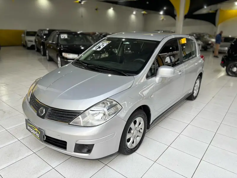 Nissan Tiida S 1.8 (flex) (aut)
