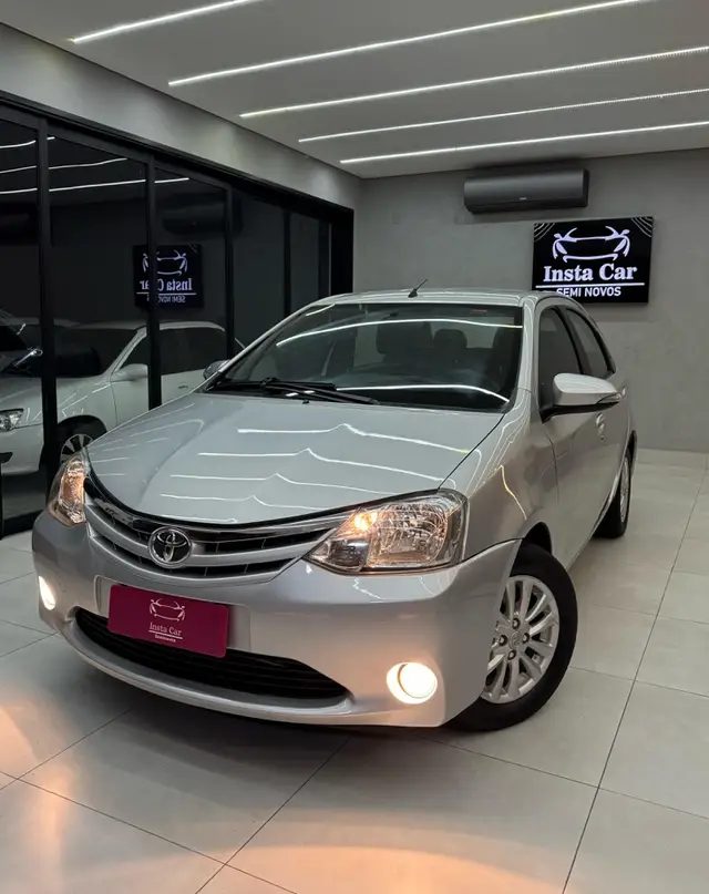 Carro Toyota Etios Sedan 2015 XLS 1.5 (Flex)