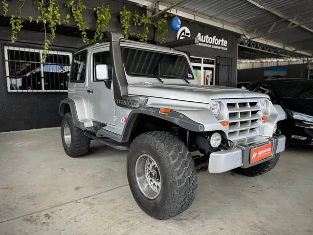 Carro Troller T4 2007 4x4 3.0 (teto rígido)