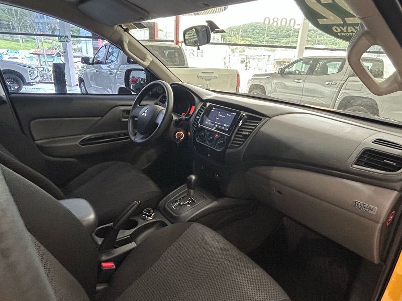 L200 Triton Savana Savana 2.4 Turbo 4X4 (Aut)