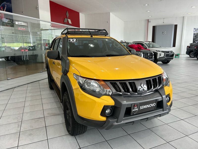 L200 Triton Savana Savana 2.4 Turbo 4X4 (Aut)
