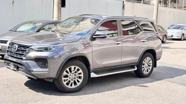 Carro Toyota Hilux SW4 2024 SRX Plat. 4x4 2.8 TB Diesel Automatico.