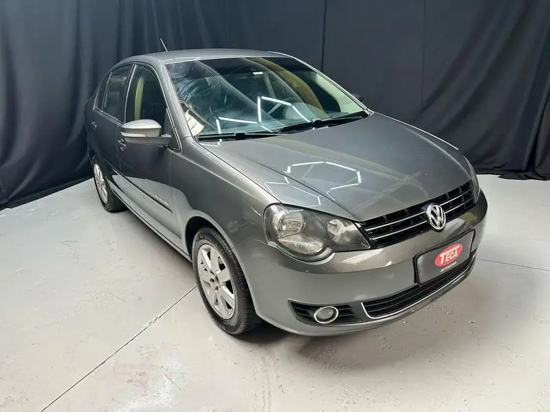Volkswagen Polo Sedan Comfortline 1.6 8V (Flex)