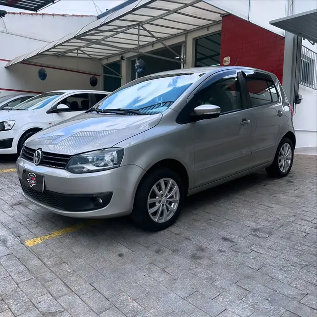 Carro Volkswagen Fox 2014 1.6 VHT (Flex)