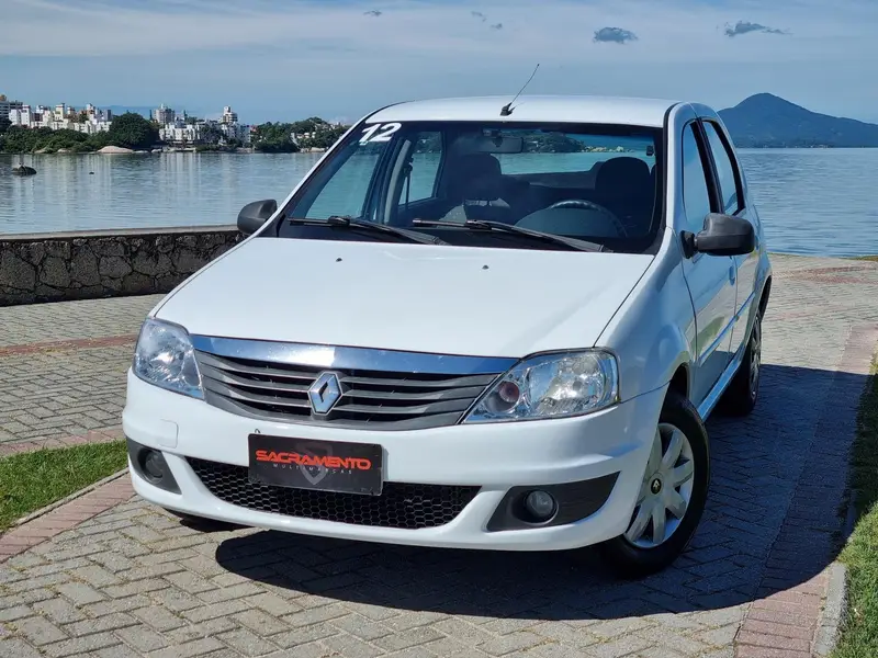 Renault Logan Expression 1.0 16V (flex)