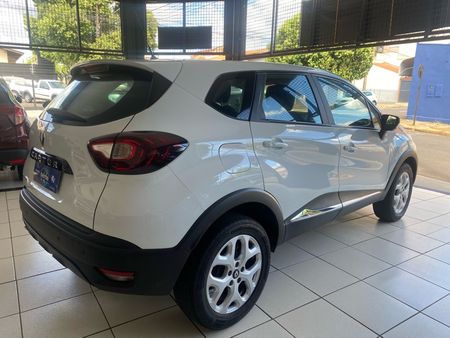 Captur Life 1.6 16v SCe CVT (Flex)