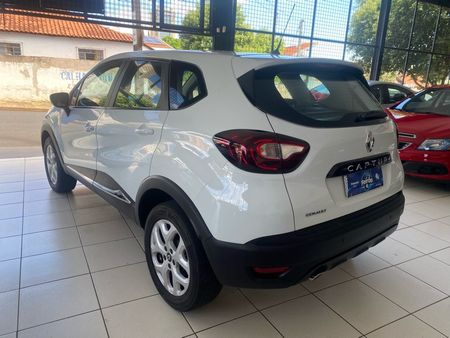 Captur Life 1.6 16v SCe CVT (Flex)