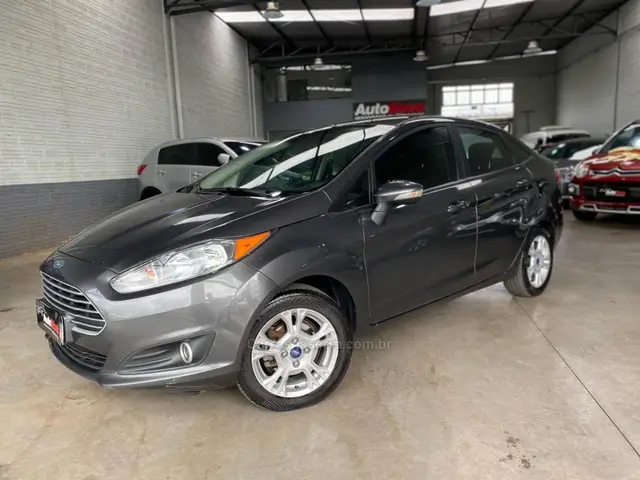 Carro Ford New Fiesta Sedan 2015 1.6 SE PowerShift (Flex)