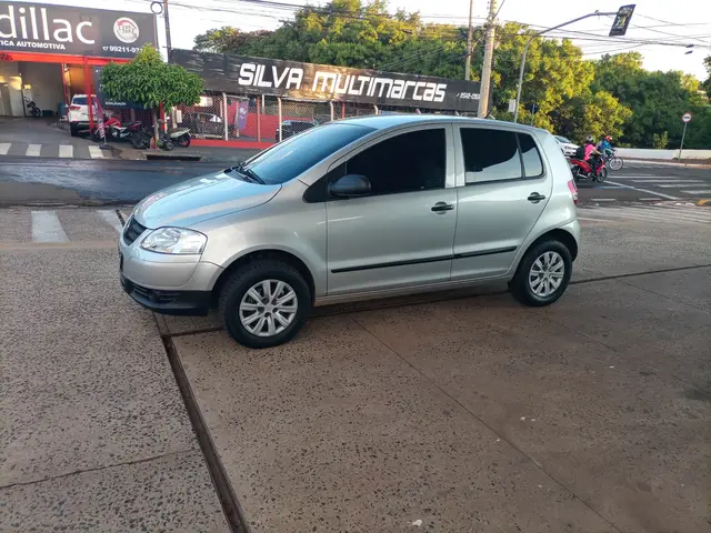 Carro Volkswagen Fox 2009 City 1.0 8V (Flex)