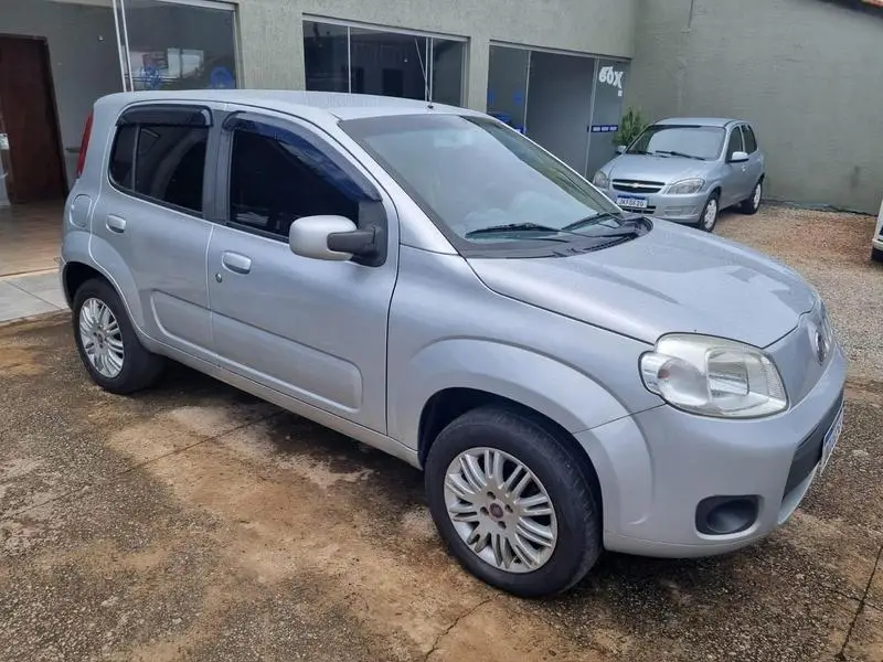 Fiat Uno Vivace College 1.0 8V (Flex) 4p
