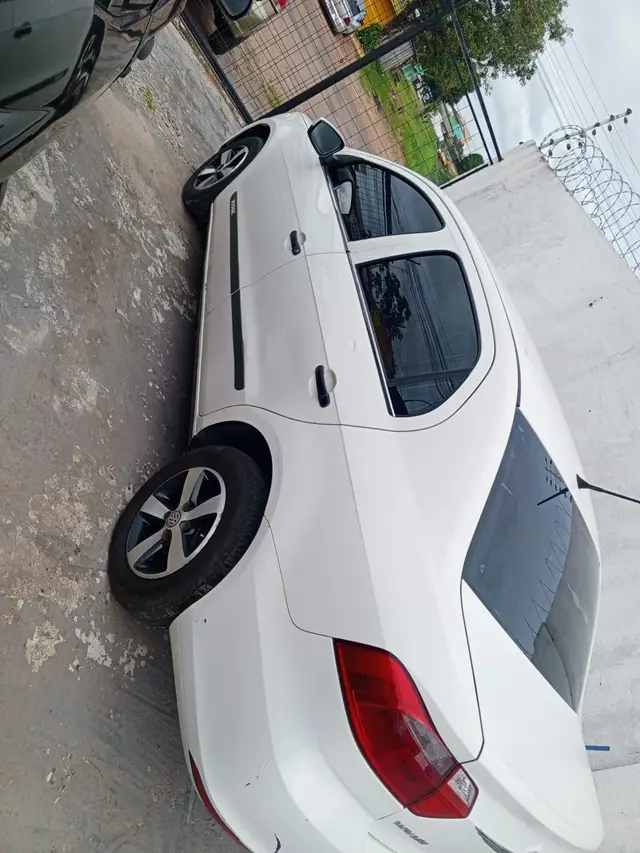 Carro Volkswagen Voyage 2014 1.0 TEC (Flex)