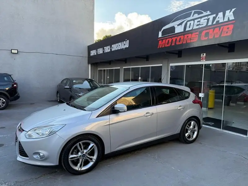 Ford Focus Hatch SE 2.0 16V PowerShift