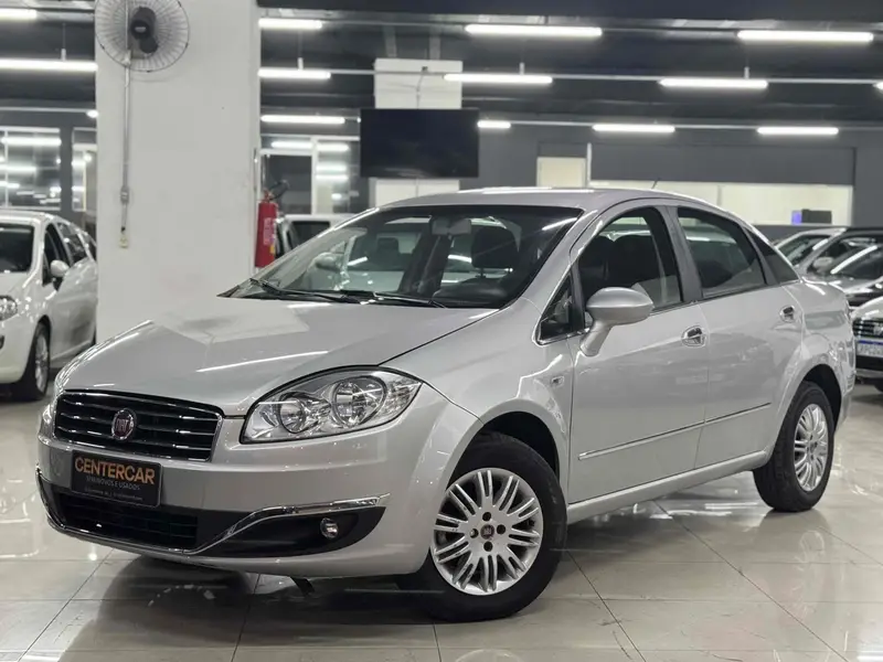Fiat Linea Essence 1.8 16V Dualogic (Flex)
