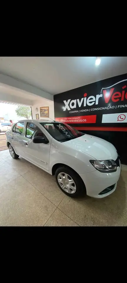 Carro Renault Logan 2017 Authentique 1.0 16V (flex)