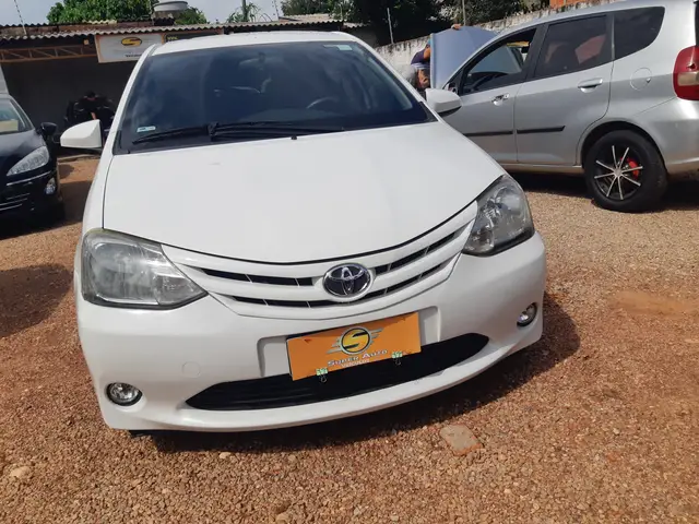 Carro Toyota Etios 2014 XS 1.5 (Flex)