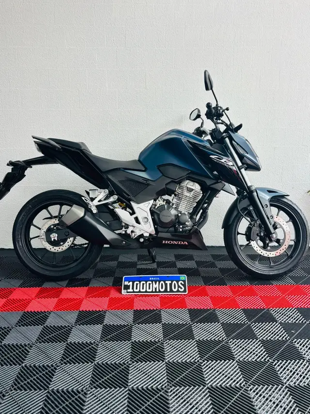 Moto Honda CB 300F Twister 2025 (ABS)