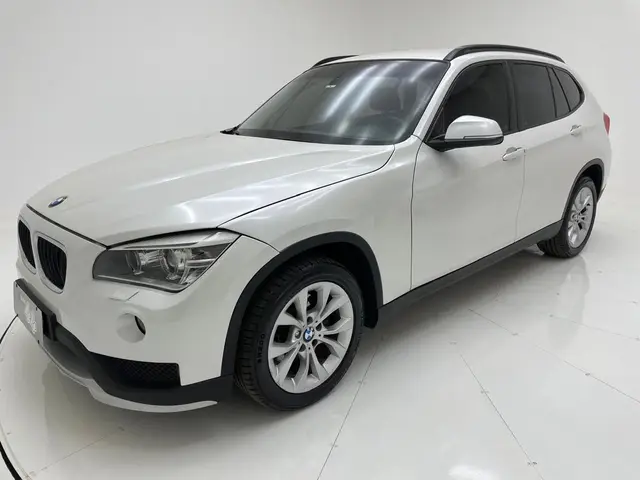 Carro BMW X1 2013 2.0 sDrive18i (aut)