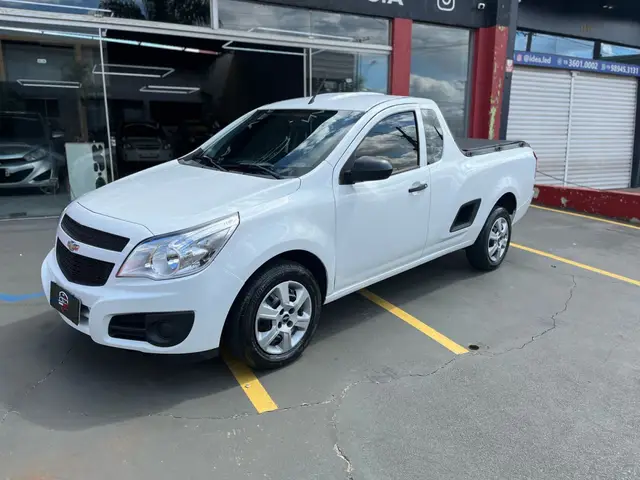Carro Chevrolet Montana 2017 LS 1.4 (Flex)