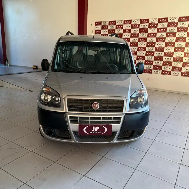 Carro Fiat Doblò 2021 Essence 1.8 16V (Flex)