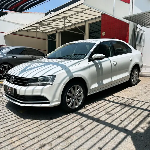 Carro Volkswagen Jetta 2015 2.0 Comfortline Tiptronic (Flex)